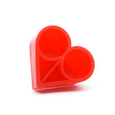 Disposable sweetheart finger rings in black, with four chambers, used for holding products like tint, remover, or anesthetic during beauty treatments
